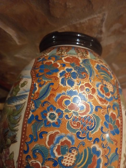 Grande e imponente ovo oriental Satsuma