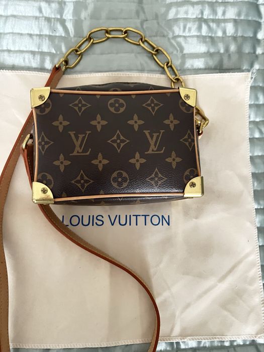 Стильна сумка-скринька у дизайні Monogram