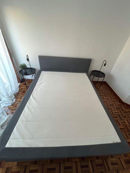Cama IKEA cinzenta mais colchão