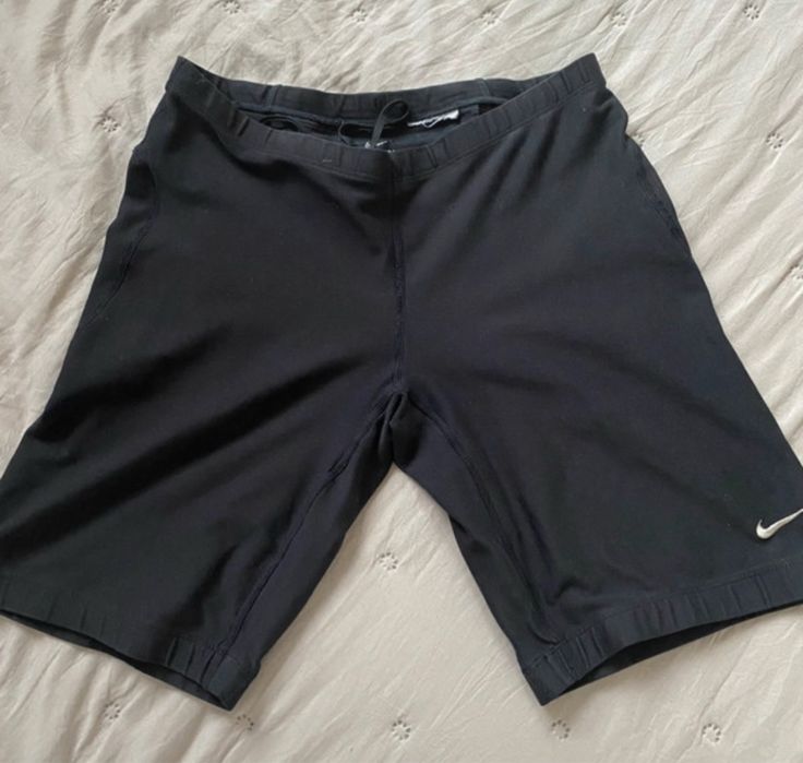 Spodenki nike czarne treningowe M uzywane
