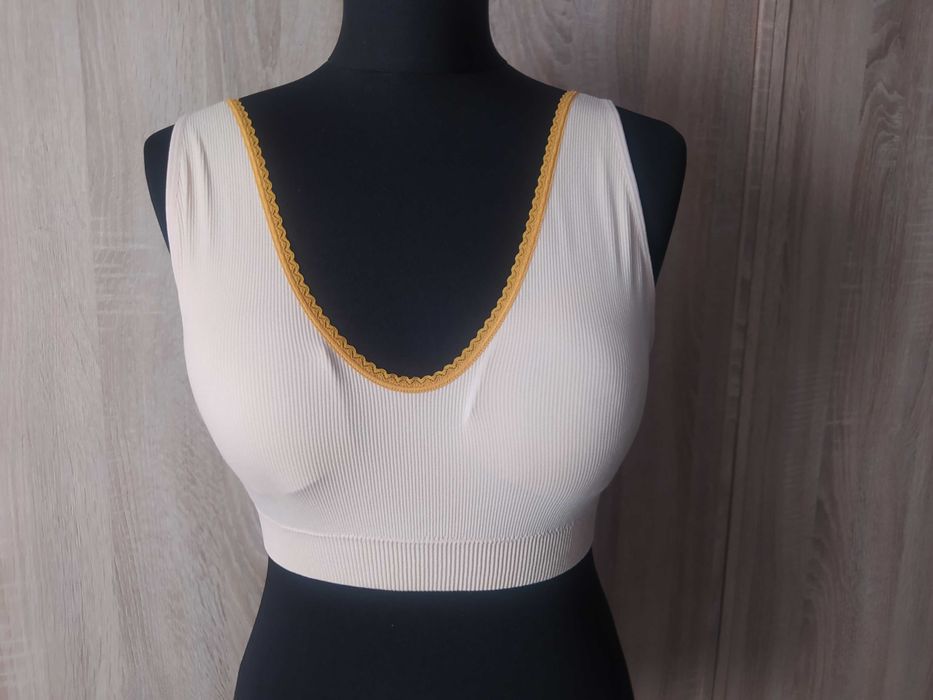 Biustonosz miękki z poduszkami