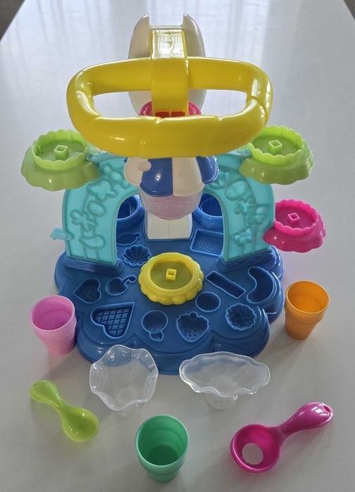 Play-Doh Zakręcona Lodziarnia B0306 Hasbro