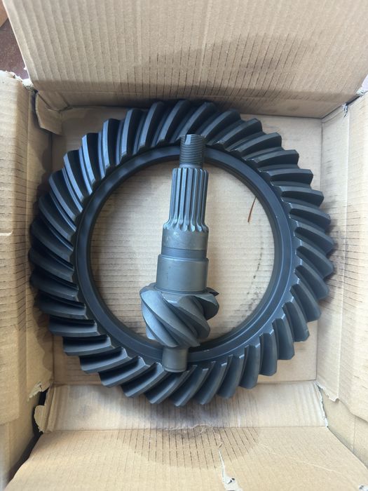 Roda de coroa e pinhão 6/37 e 6/39 Toyota Dyna 280