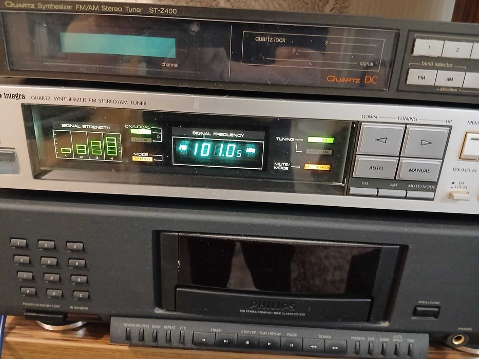 тюнеры  Technics st-z400, Onkyo Integra T-4015.