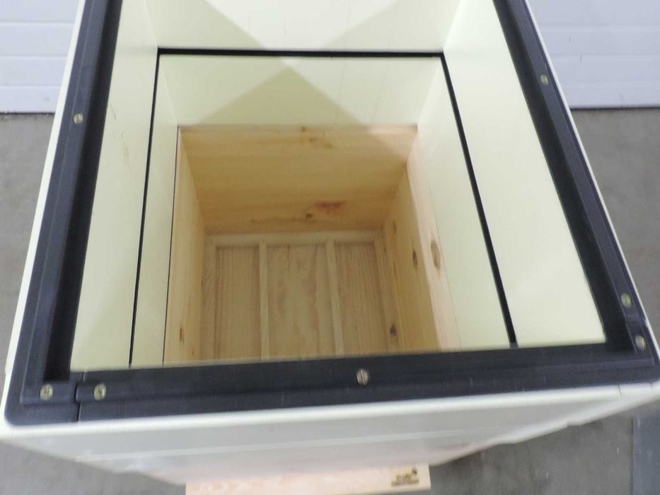 Ul Dadant styrodurowy, kombinowany, pszczoły