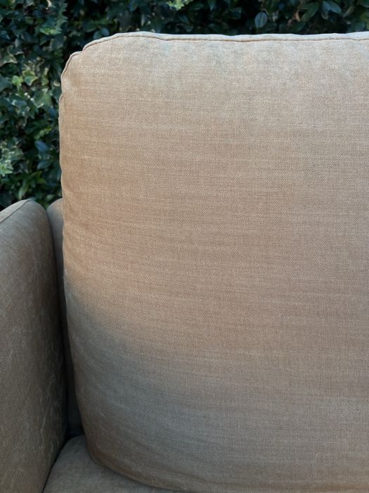 Sofá amarelo modelo IKEA em excelente estado