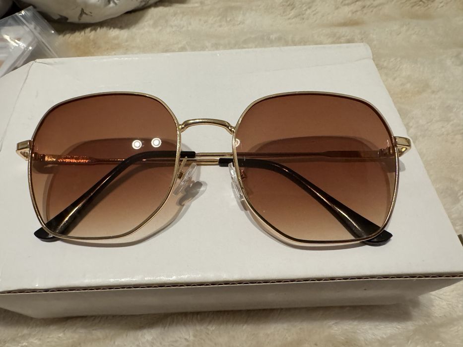 Brązowe okulary przeciwsłoneczne