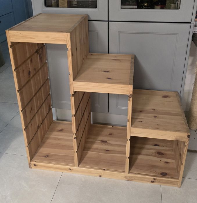 Regał Ikea schodkowy trofast