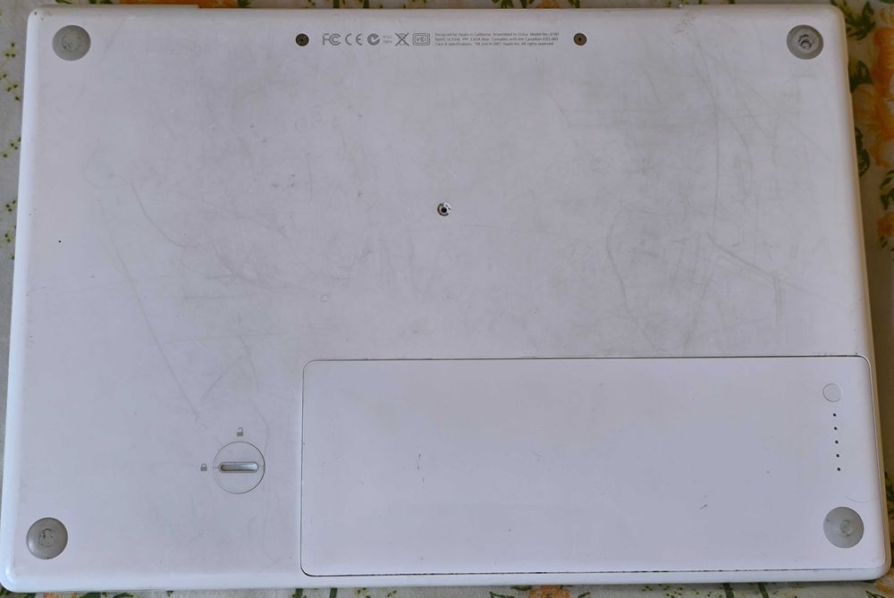 MacBook White A1328