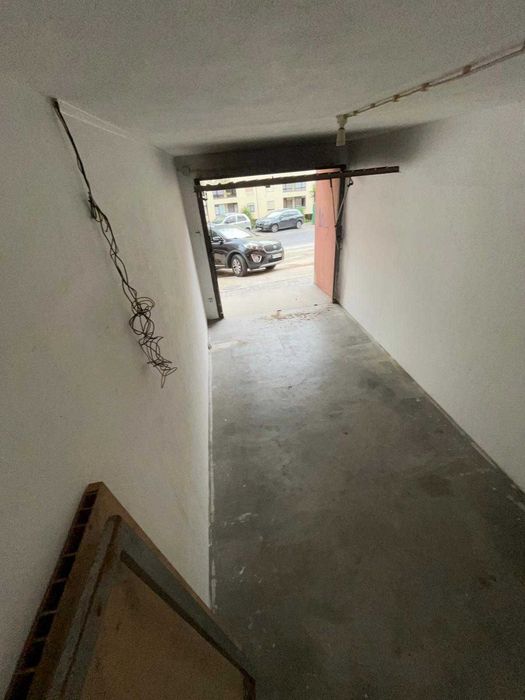 Garagem - Monte Abrão