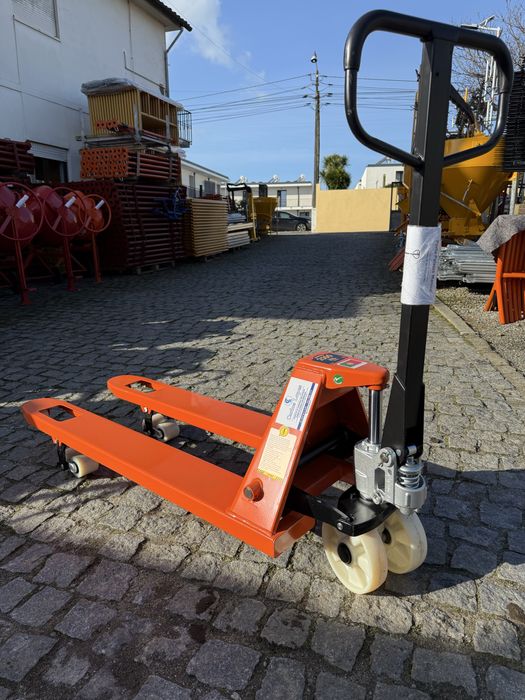 Porta paletes 2500kg 4 rodas