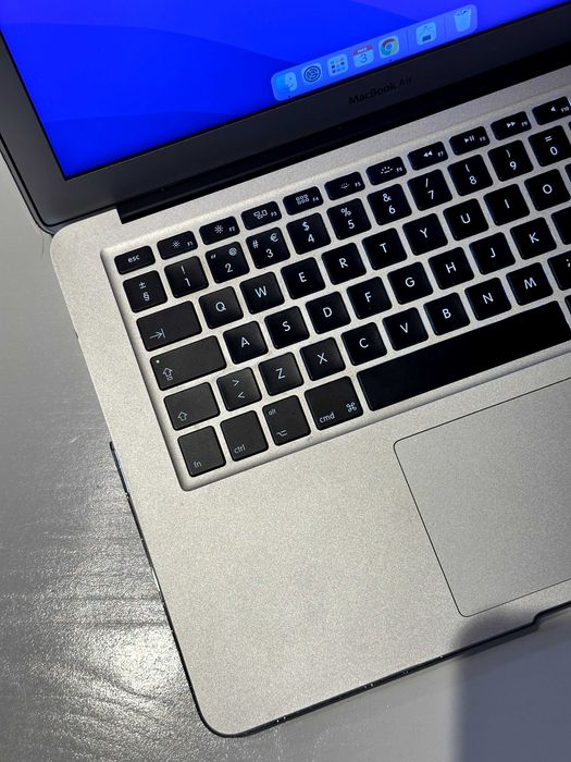 MacBook Air 13" (2017) — 8GB RAM/256GB SSD — Excelente Estado