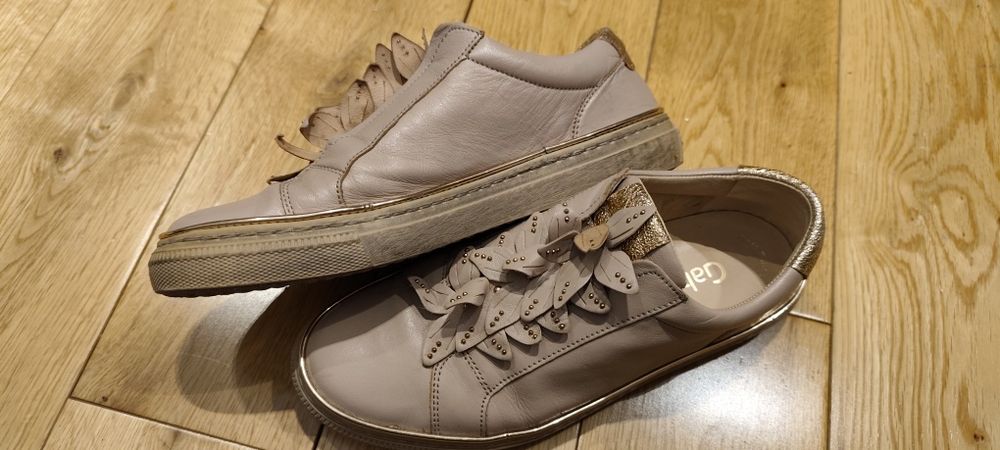 Sneakersy beżowe