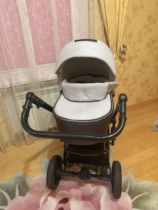 Коляска  дитяча.
