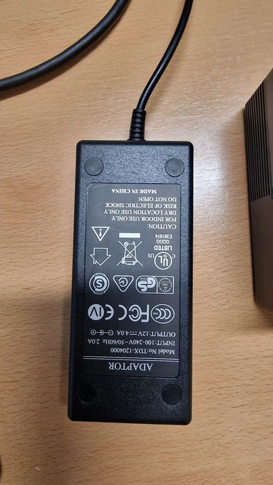 Docking station com dois USB 3.0, dois USB2.0, Hdmi. vga