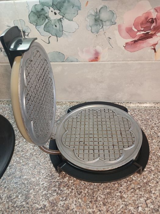 Електровафельниця Сластена