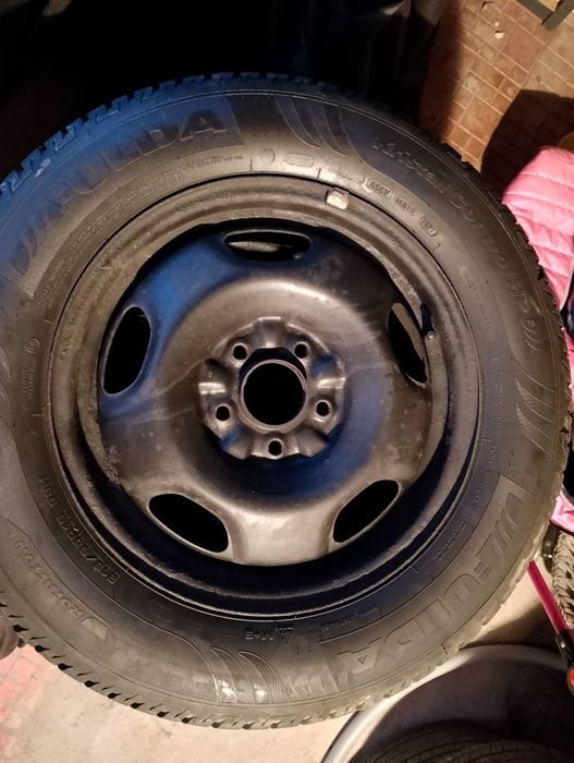 Komplet kół stalowych 215/65/16