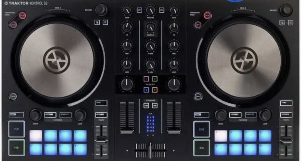 Traktor S2 MK3 com Transformador e Mala Gator DJ