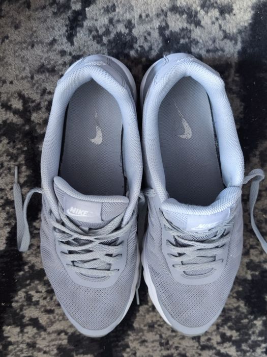 Nike Air Max invigor 44