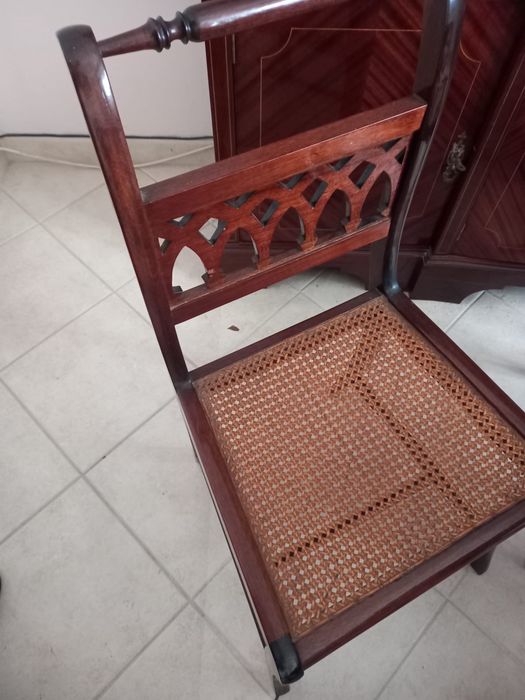 Mesa extensivel com 8 cadeiras