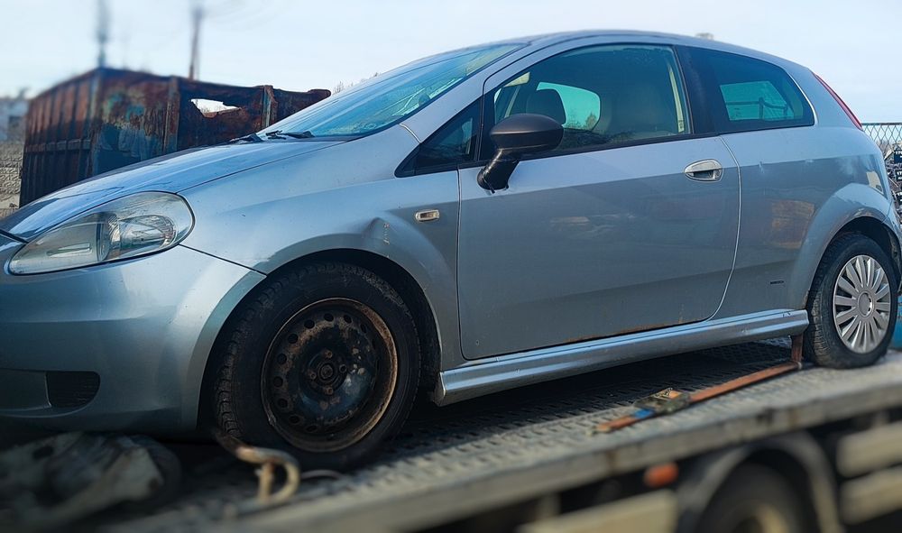 Fiat grande Punto maska