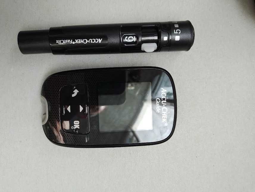 Глюкометр Accu-chek Guide