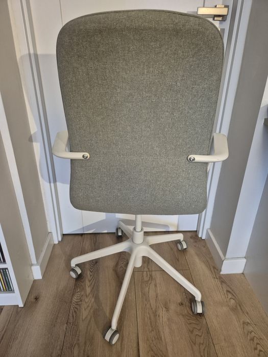 Krzeslo biurowe do komputera. Ikea LANGFJALL.
