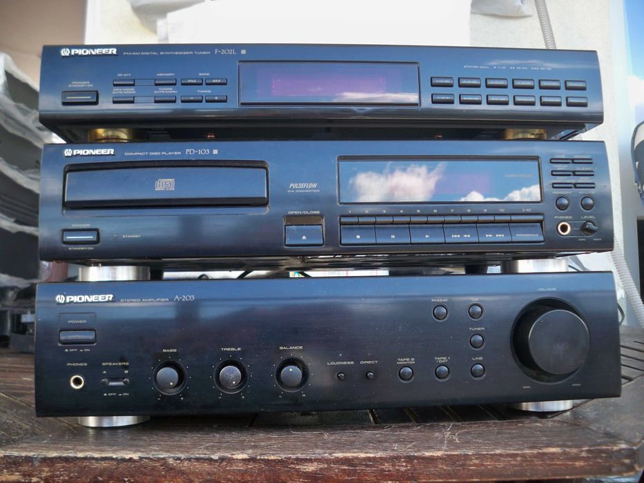 wieża Pioneer wzmacniacz A-203 odtwarzacz CD PD-103 tuner F-202
