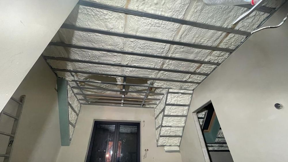 Ocieplanie pianką pur poddaszy , wdmuchiwanie welny,izolacja fundament