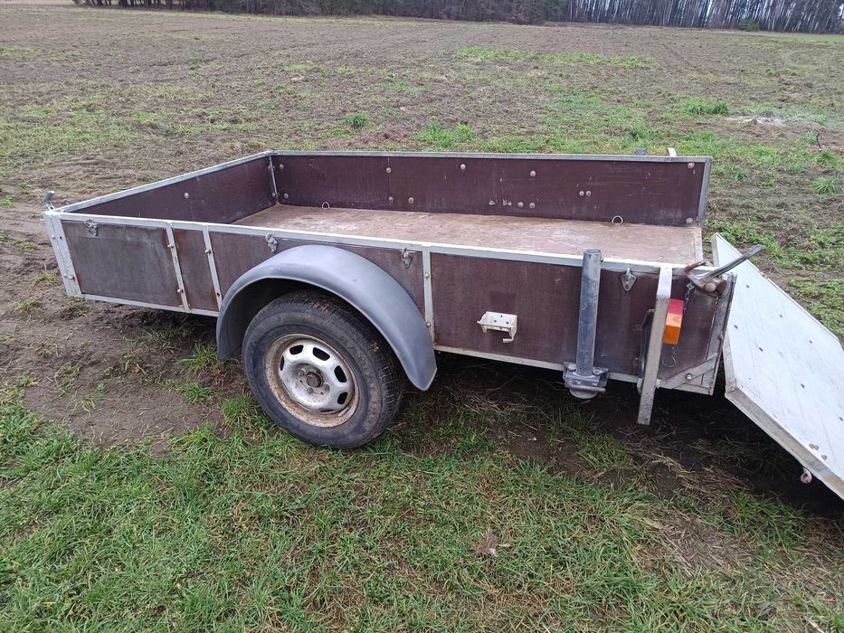 Przyczepka samochodowa 700kg łamany dyszel rampa zarejestrowana 1981