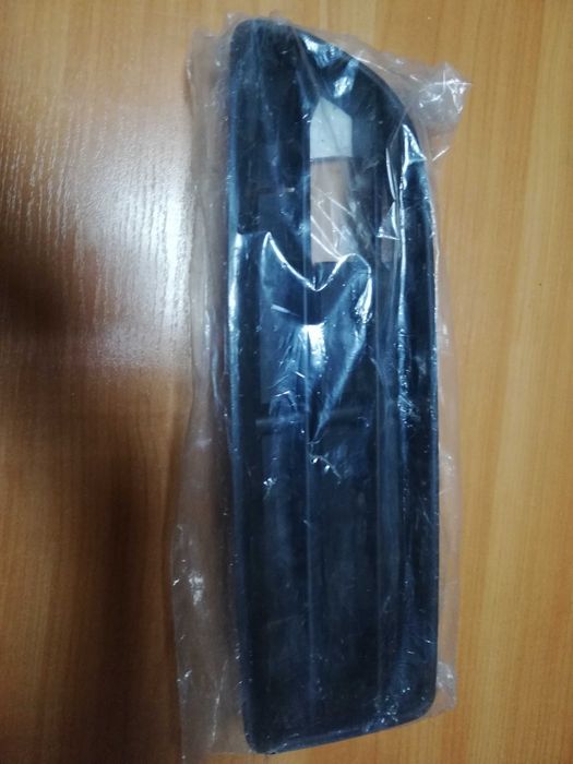 решітка бампера лівого джетта, бора