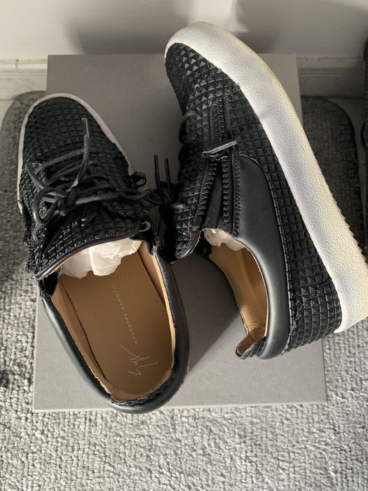 Ténis Giuseppe Zanotti- Preto - tamanho 43- usados