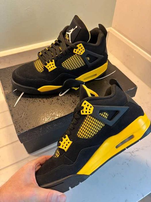 Jordan 4 Retro Thunder R.40