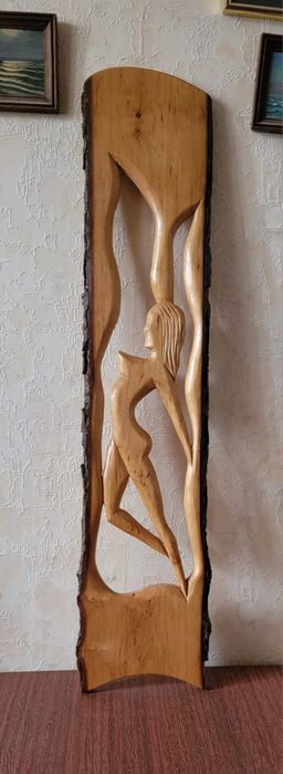 Велика різблена картина Юна красуня