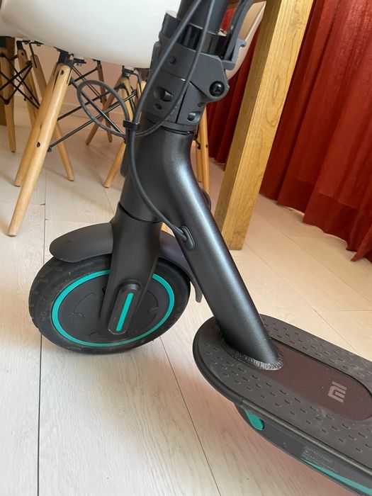 Trotinete Xiaomi Mi Eletric Scooter Mercedes AMG Petronas F1 Edition