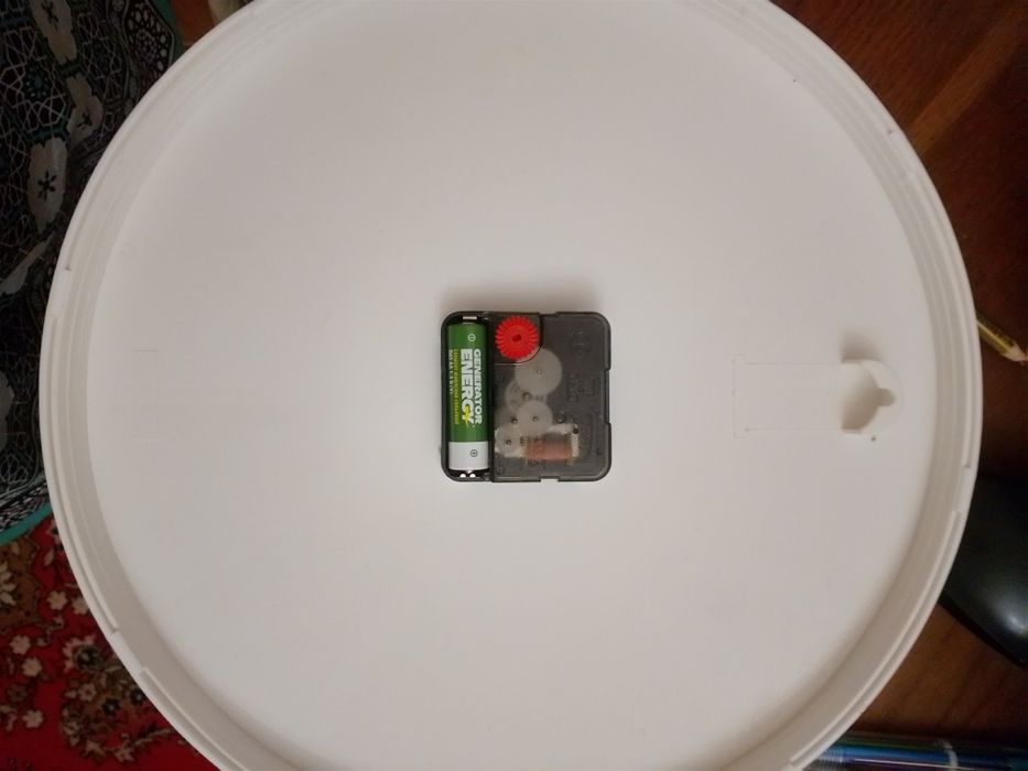 Стильний годинник 30 см