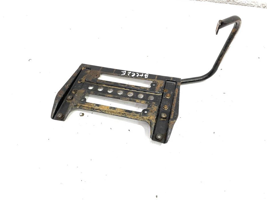 Yamaha Breeze 125 Grizzly Podstopień prawy mocowanie Czesci