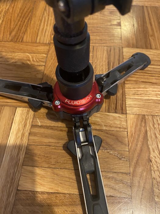 Monope manfrotto + cabeça benro s6