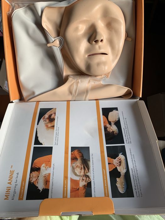 Манекен для серцево-легеневої реанімації Mini Anne