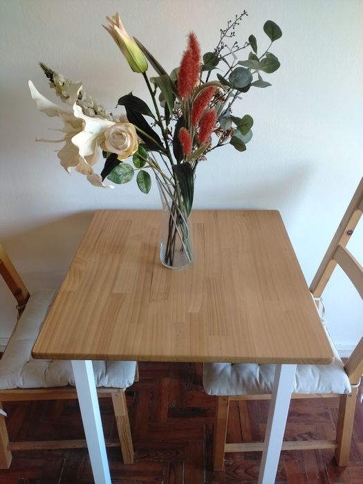 Mesa com 3 cadeiras Ikea