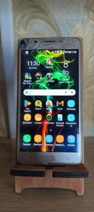 Телефон Самсунн Galaxy J5