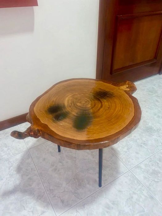 Mesa nova de apoio/centro feita á mão madeira tratada preço negociável