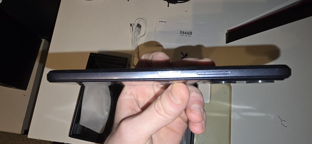 Smartfon Infinix Hot20 5G