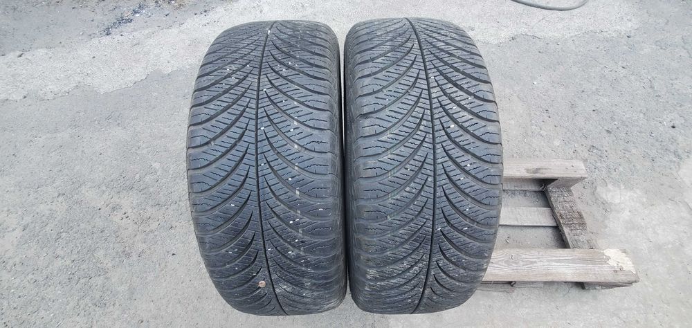 Всесезонні шини 215 55 R17 GoodYear Vector 4S France 2019рік