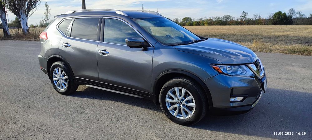 Nissan Rogue 2017  SV premium