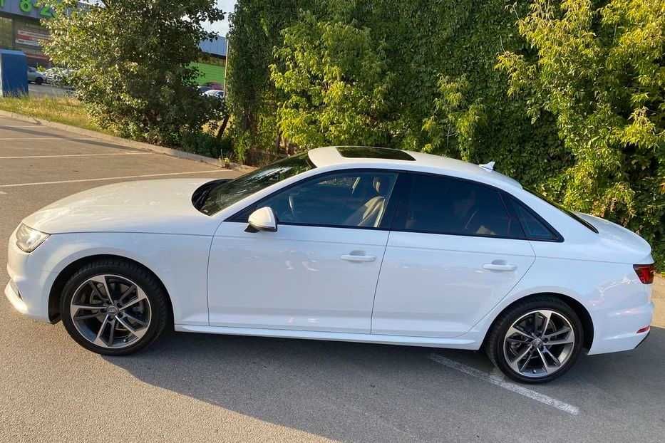 Продам Audi A4 2019 года