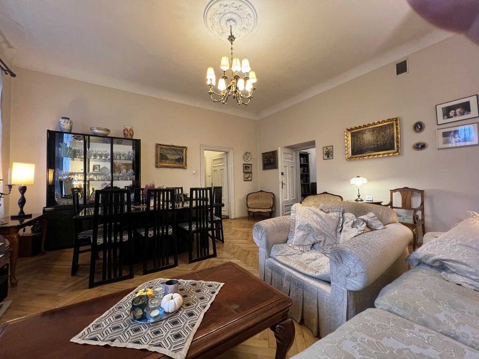 Apartament w kamienicy.