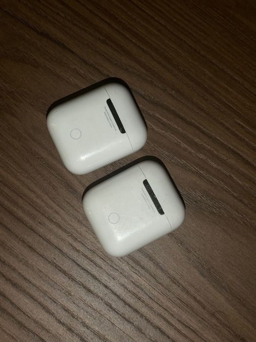 AirPods 2 — оригінальний кейс (тільки кейс, без навушників
