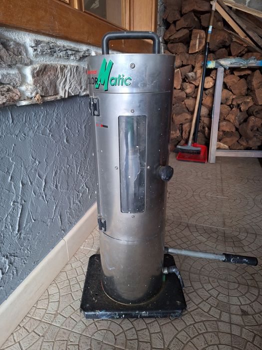 Maquina de encher sprays