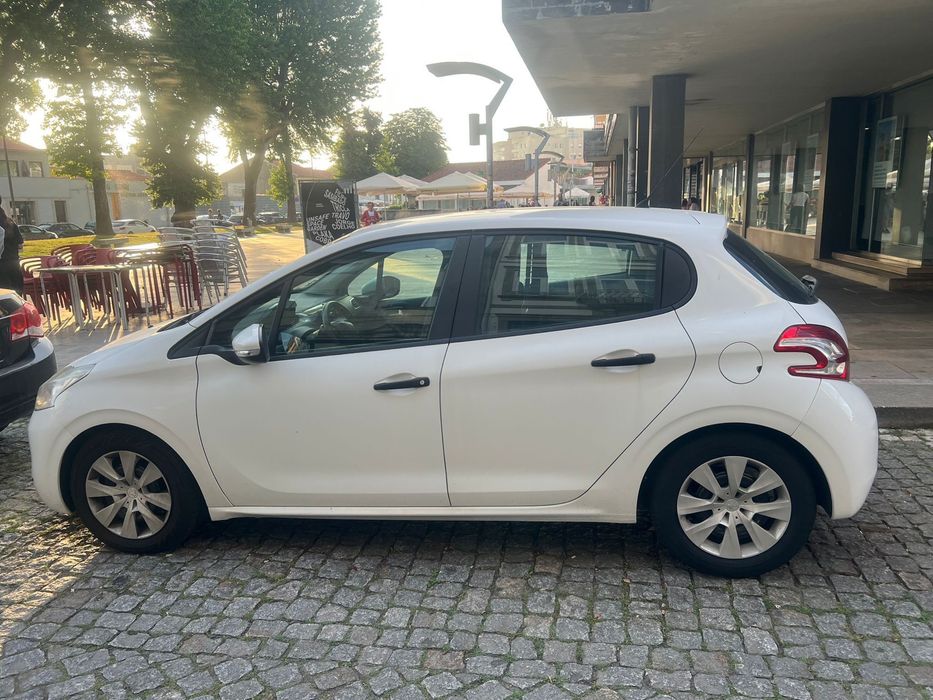 Peugeot 208 1.4  Hdi Bom Estado